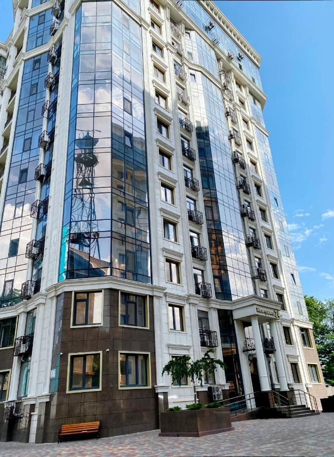 Italian Boulevard Modern Apartment โอเดสซา ภายนอก รูปภาพ
